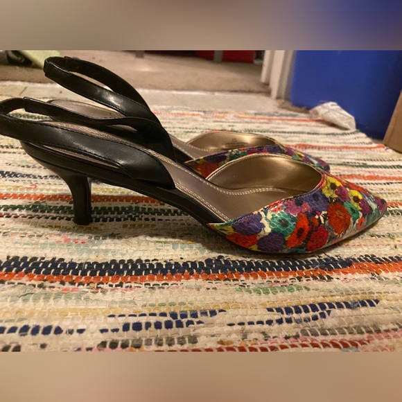 Floral Kitten Heels - Size 9 - Picture 3 of 3